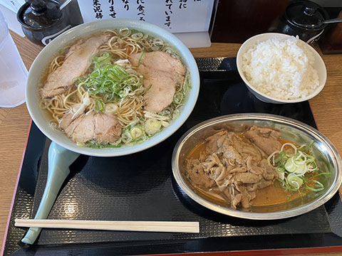 ラーメンとモツ煮 しまの
