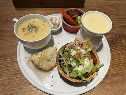 PARADISE CAFE MODERNS&kitchen