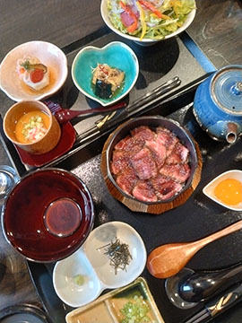 TukUsi