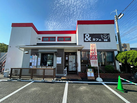 &カフェ半田