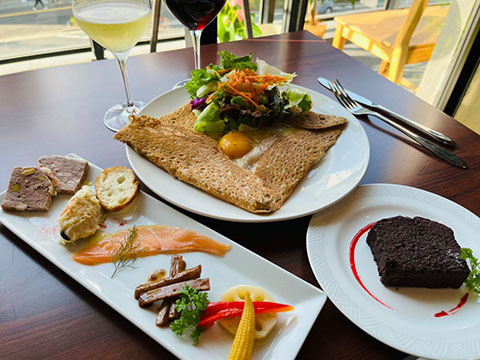 ASTORE    wine&craft Beer  BAR
