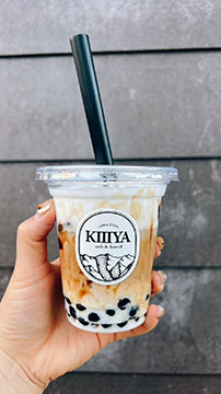 KIIIYA cafe&hostel