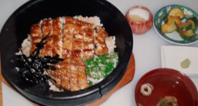 関西風炭火焼き うな源