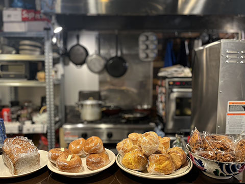 12COFFEE AND BAKE