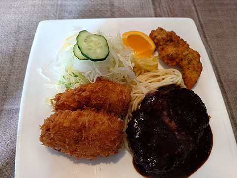 洋食屋にゅうとん