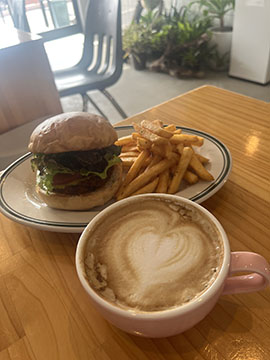 BLUE BEAT BLADE CAFE