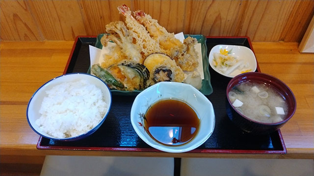 食事処たけなわ