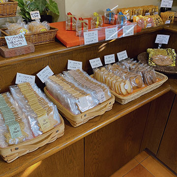お菓子の店 メープル