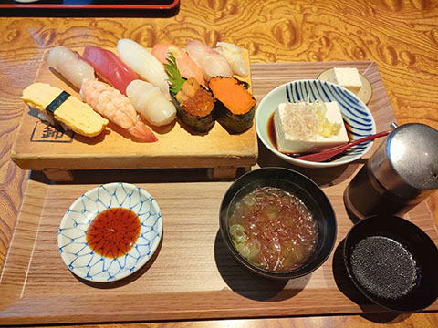 寿司・釜めし 錦