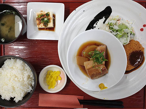 ランチ&喫茶 プロペラス
