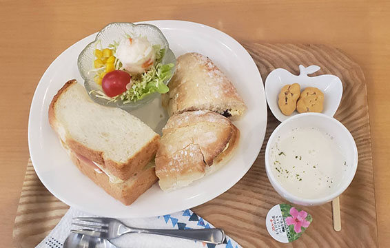 カフェ、カルチャーMapl5(メイプルファイブ)