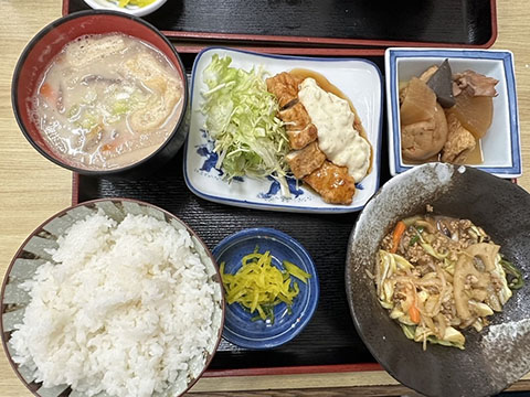 らいらいけん お食事処