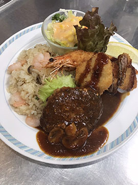 洋食レストラン 銀の糸