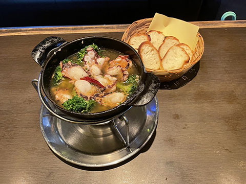 レストラン&バーチャーリーズ