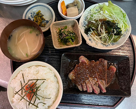 居食家まるみ