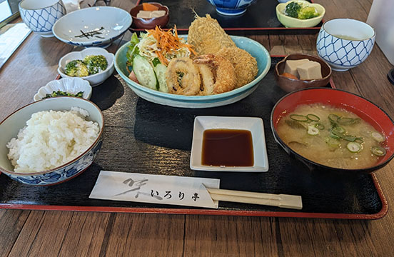 いろり亭