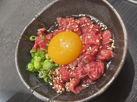 飛騨牛 炭火焼肉 中々