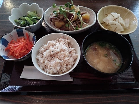 ごはん MOTO