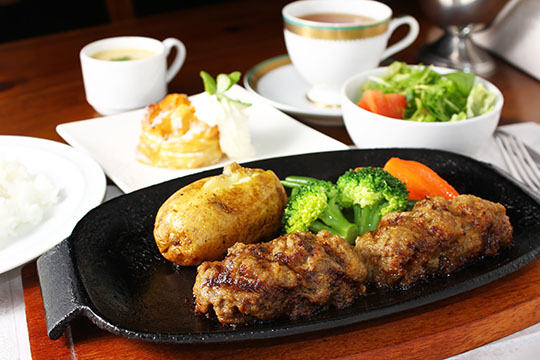 cafe restaurant 人と木