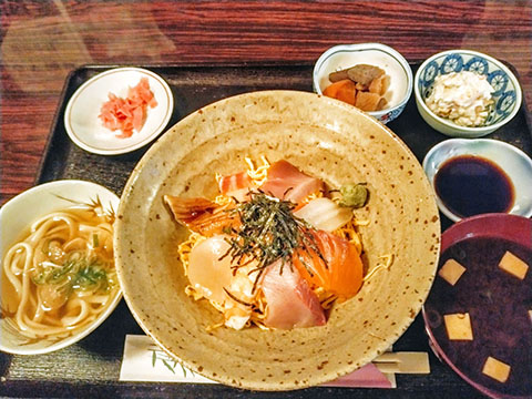 お食事処 ととや