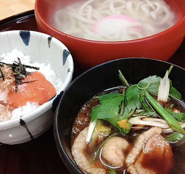 うどんとおむすび紬