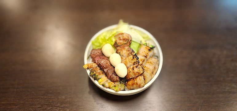 炭火串焼きと肴料理 下かまた村