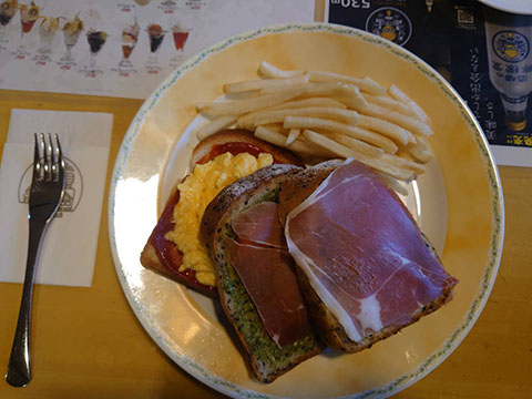 (有)ヤカクラ 御代田店