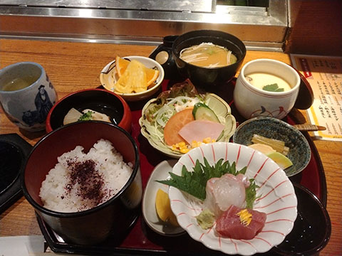 すし半佳羅守