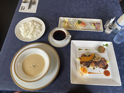 レストラン リヨン