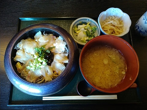万富久