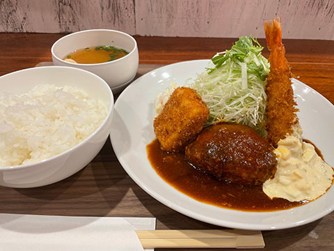 洋食ひかり亭