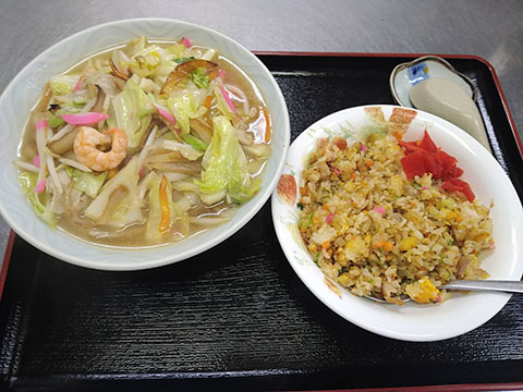 さんぷらざ食堂