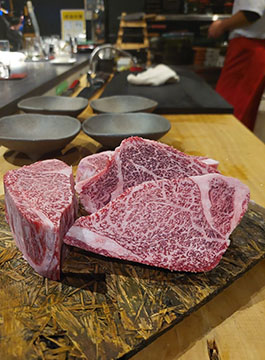 肉割烹 御箱