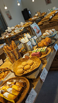 SUMOMO BAKERY 光の森店