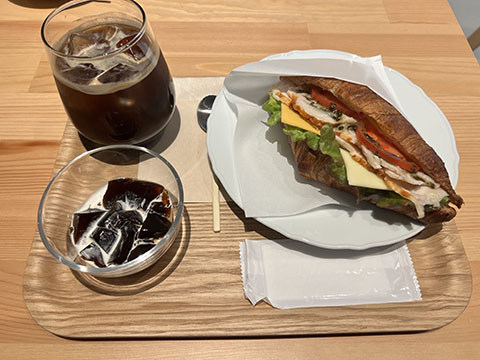 Plus 1 coffee