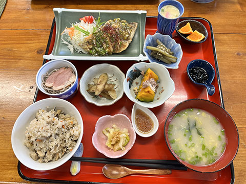 ごはん屋こいこい