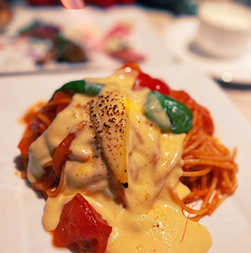 HACHI CAFE