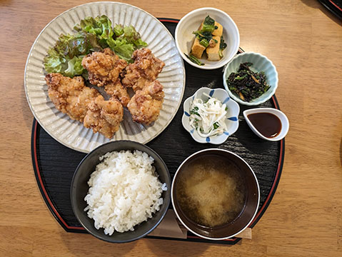 ごはんカフェmoi