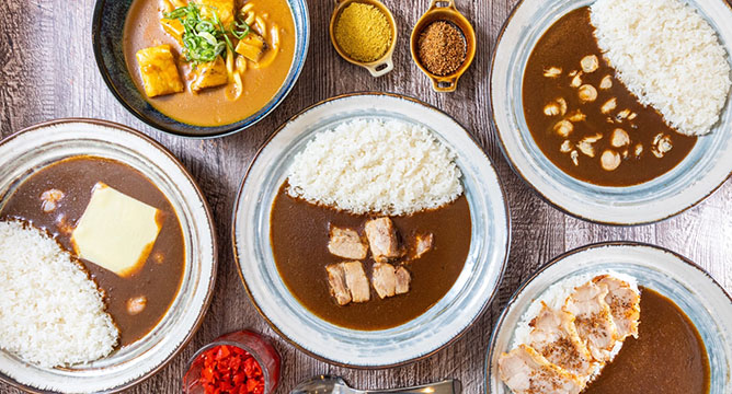 カレーとカレーうどん うず