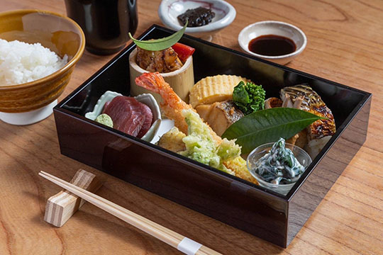 御影堂前お料理やまもと