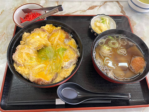 つか勇食堂