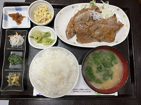 定食屋とんとん