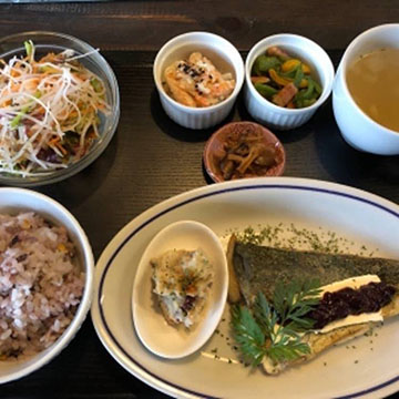 カフェミツバチ