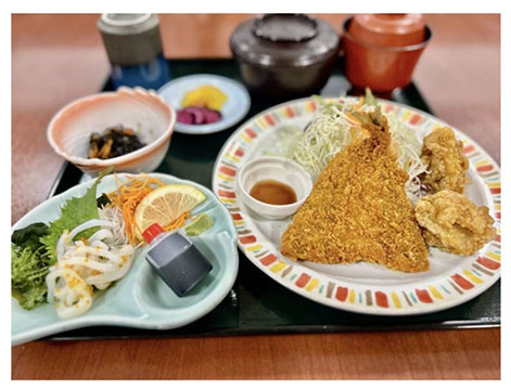食処さんぞくや東福岡店