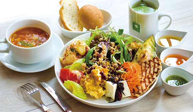 抹茶カフェHACHI 姪浜本店