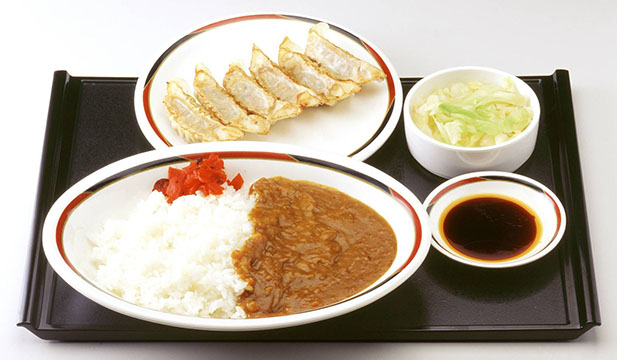 ぎょうざとカレーのみよしの伏古店