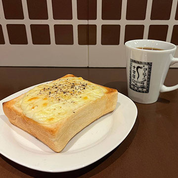十字屋珈琲店狸COMICHI店