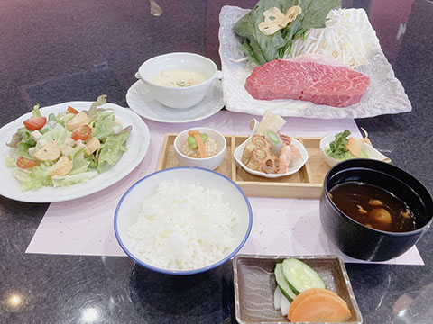 鉄板焼きステーキ 巨匠