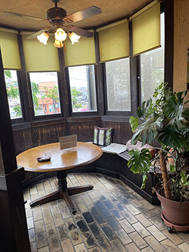 cafe 森のベンチ