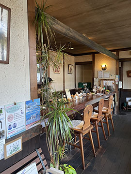 cafe 森のベンチ
